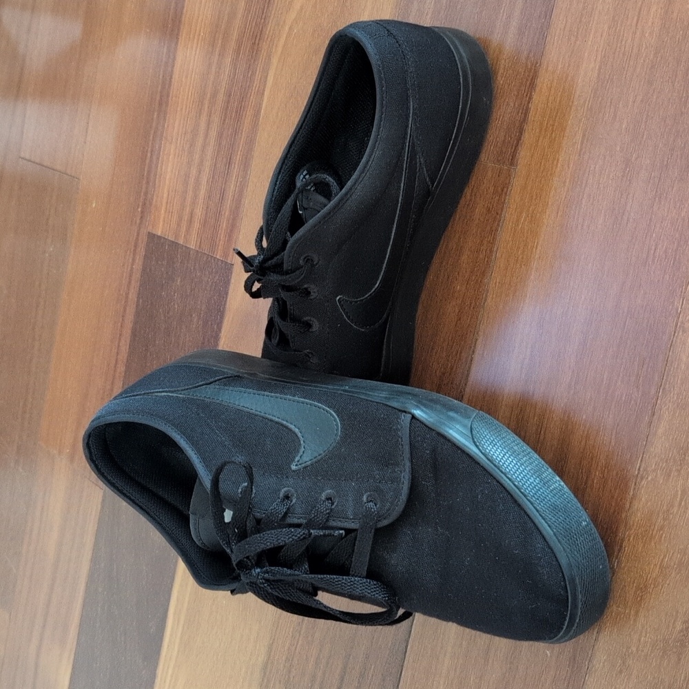 🌴Nike Toki Low TXT "Triple Black" canvas skate sneakers In men's Size 11